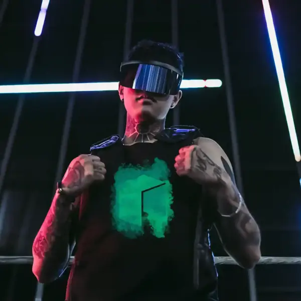 Man wearing NEO shirt with smoke-effect logo – crypto fashion for Web3 enthusiasts